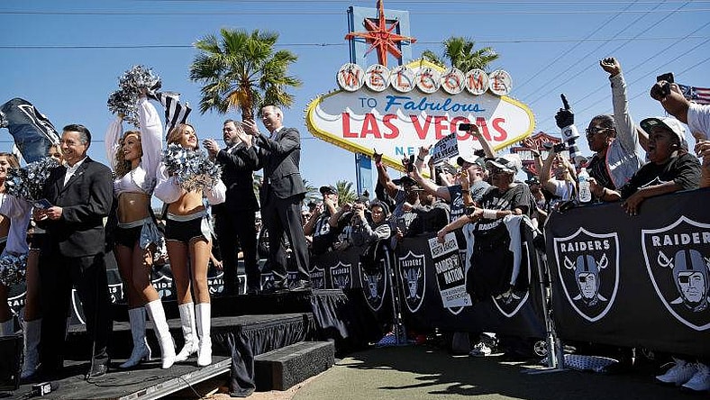las vegas raiders oakland lawsuit