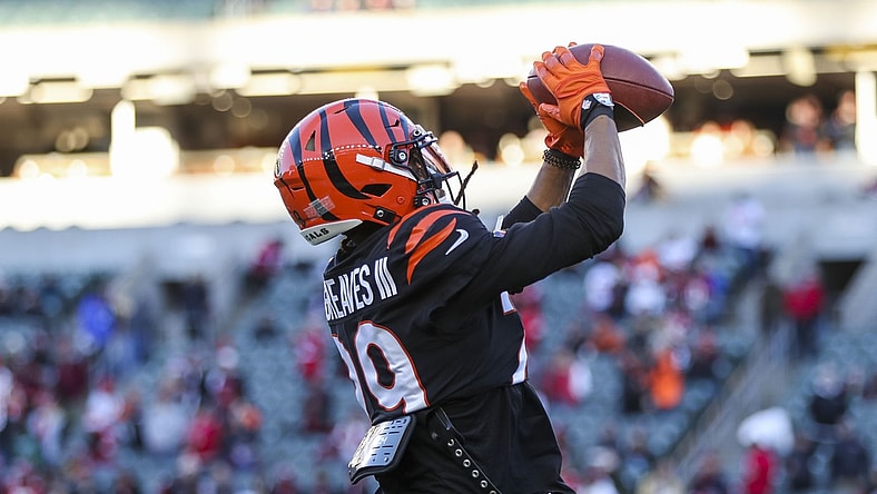 Dec 12, 2021; Cincinnati, Ohio, USA; Cincinnati Bengals cornerback Vernon Hargreaves III (29) catches a pass during warmups prior to the game against the San Francisco 49ers at Paul Brown Stadium. Mandatory Credit: Katie Stratman-USA TODAY Sports