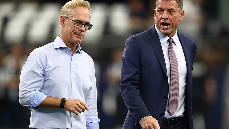 Oct 6, 2019; Arlington, TX, USA; Fox announcers Joe Buck and Troy Aikman on the field prior to the game with the Dallas Cowboys playing against the Green Bay Packers at AT&T Stadium. Mandatory Credit: Matthew Emmons-USA TODAY Sports