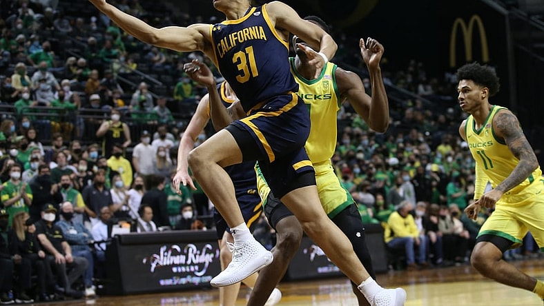 California's Jordan Shepherd drives to the basket against Oregon during the first half Feb. 12, 2022.

Eug 021222 Uo Cal 02