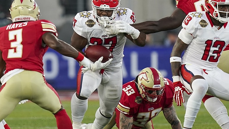 Apr 16, 2022; Birmingham, AL, USA; New Jersey Generals running back Darius Victor (27) carries the ball against Birmingham Stallions during the first half at Protective Stadium. Mandatory Credit: Marvin Gentry-USA TODAY Sports