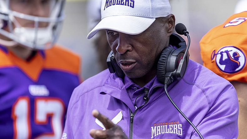 May 7, 2022; Birmingham, AL, USA; Pittsburgh Maulers head coach Kirby Wilson works with his team during the first half at Protective Stadium. Mandatory Credit: Vasha Hunt-USA TODAY Sports