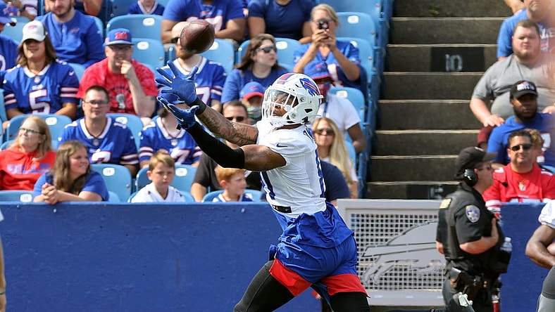 Bills receiver Duke Williams catches a deep pass during practice.

Jg 073121 Bills Duke Williams