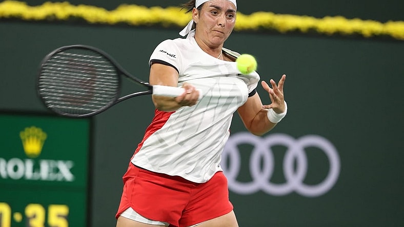 Ons Jabeur returns a shot to Paula Badosa in their semifinal match at the BNP Paribas in Indian Wells, Calif., on October 15, 2021.

Paula Badosa Vs Ons Jabeur Bnp Paribas2202