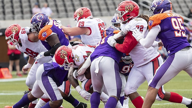 May 7, 2022; Birmingham, AL, USA; New Jersey Generals running back Darius Victor (27) breaks through the Pittsburgh Maulers line for a touchdown during the second half at Protective Stadium. Mandatory Credit: Vasha Hunt-USA TODAY Sports
