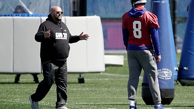 New York Giants head coach Brian Daboll and quarterback Daniel Jones (8) talk during voluntary minicamp at the Quest Diagnostics Training Center in East Rutherford on Wednesday, April 20, 2022.

Nfl Ny Giants Coach And Gm Talk Nfl Draft