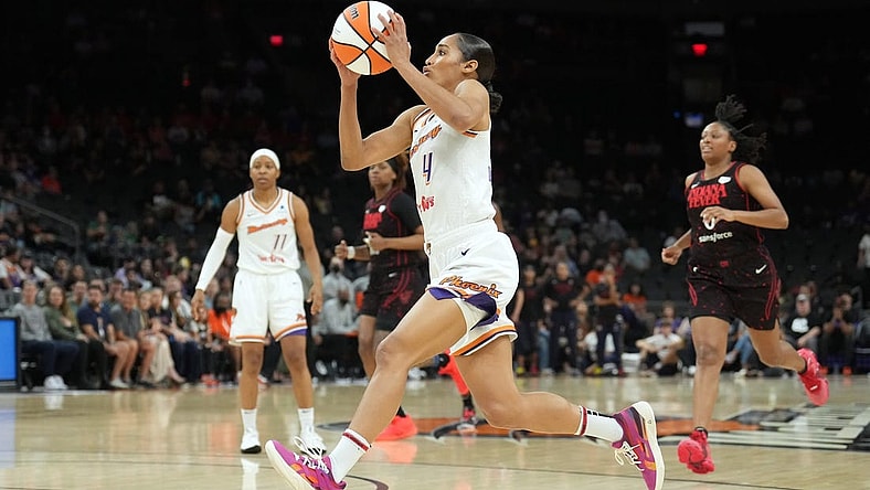 Jun 29, 2022; Phoenix, Arizona, USA; Phoenix Mercury guard Skylar Diggins-Smith (4) drives against the Indiana Fever during the first half at Footprint Center. Mandatory Credit: Joe Camporeale-USA TODAY Sports