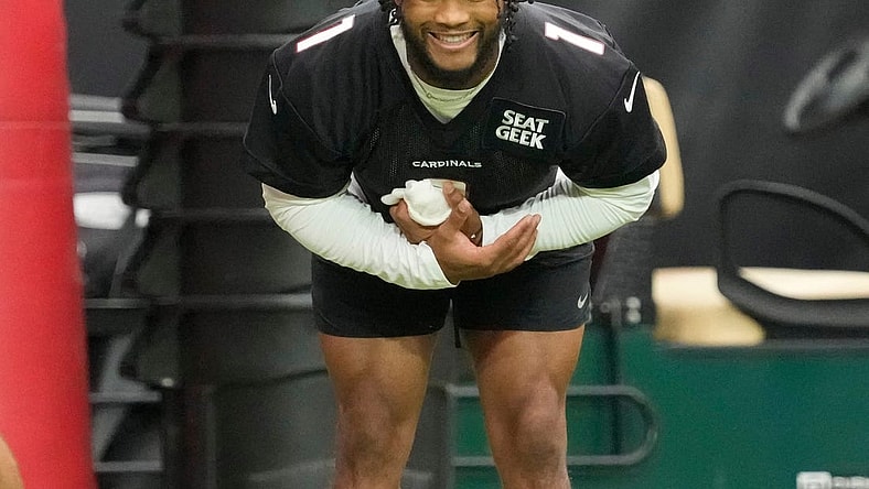 Jul 27, 2022; Glendale, AZ, USA;  Arizona Cardinals quarterback Kyler Murray (1) warms up during training camp at State Farm Stadium.

Football Cardinals Training Camp Day 1