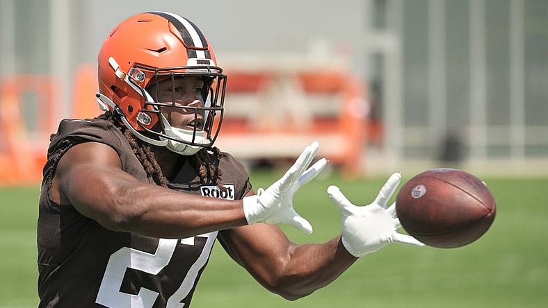 Jul 29, 2022; Berea, OH, USA; Cleveland Browns running back Kareem Hunt (27) catches a pass during training camp at CrossCountry Mortgage Campus. Mandatory Credit: Ken Blaze-USA TODAY Sports
