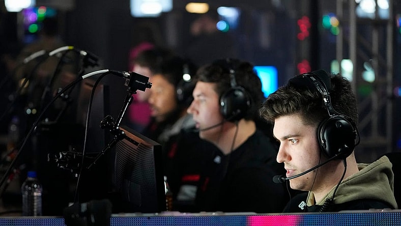 Zack "Drazah" Jordan plays with the LA Thieves against the London Royal Ravens during the Call of Duty League Pro-Am Classic esports tournament at Belong Gaming Arena in Columbus on May 6, 2022.

Call Of Duty Esports Tournament