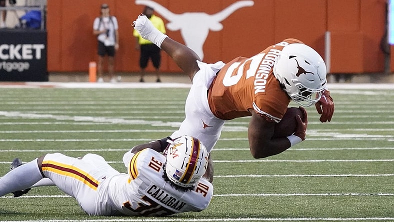 Sep 3, 2022; Austin, Texas, USA; Texas Longhorns running back Bijan Robinson (5) rushes for yards against the Louisiana Monroe Warhawks in the first half at Darrell K Royal-Texas Memorial Stadium. Mandatory Credit: Scott Wachter-USA TODAY Sports