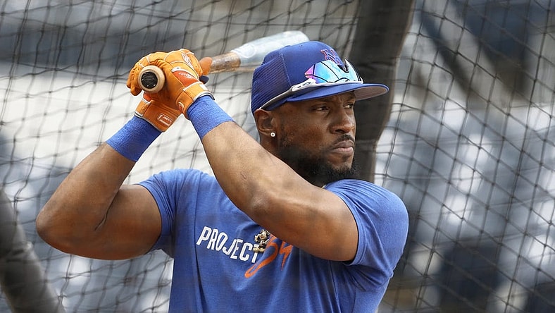 Sep 6, 2022; Pittsburgh, Pennsylvania, USA;  New York Mets right fielder Starling Marte (6) in the batting cage before the game against the Pittsburgh Pirates at PNC Park. Mandatory Credit: Charles LeClaire-USA TODAY Sports