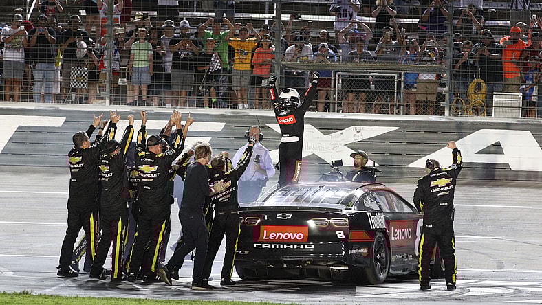 NASCAR: Autotrader EchoPark Automotive 500