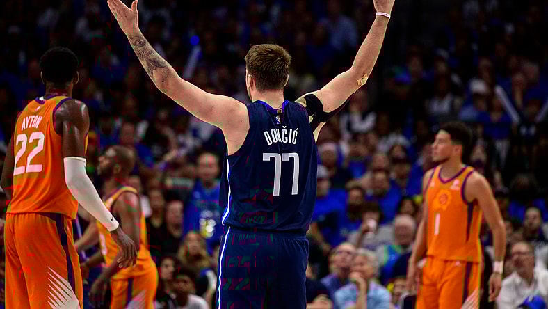 NBA: Phoenix Suns at Dallas Mavericks