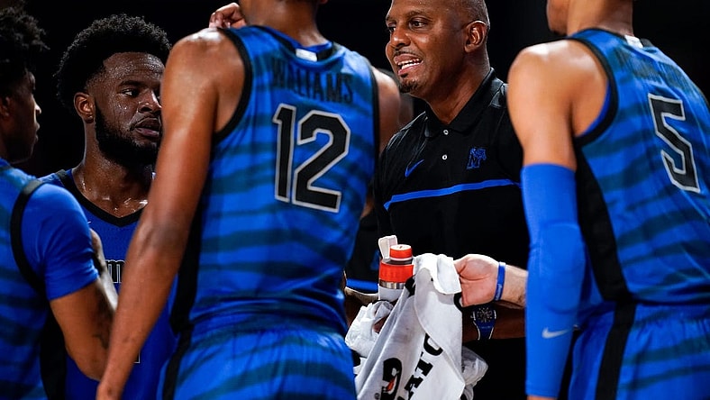 Memphis head coach Penny Hardaway work with his team against Vanderbilt during the first half at Memorial Gym in Nashville, Tenn., Monday, Nov. 7, 2022.

Vandymemphismbb 110722 An 012