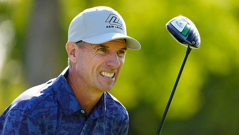 Nov 11, 2022; Phoenix, AZ, USA; Steven Alker plays his tee shot on the fifth hole during round two of the Charles Schwab Cup at Phoenix Country Club.  at Phoenix Country Club. Mandatory Credit: Rob Schumacher-USA TODAY Sports
