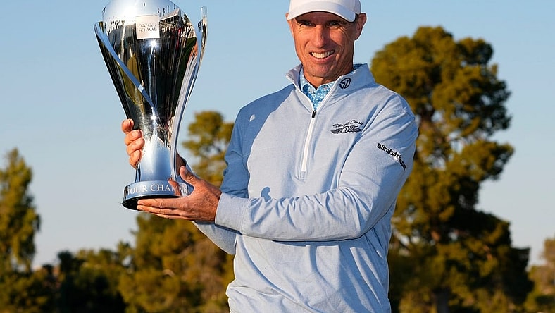 Steven Alker wins the 2022 Charles Schwab Cup. Photo by Rob Schumacher/The Arizona Republic-USA TODAY NETWORK
Golf Charles Schwab Cup Championship Final Round