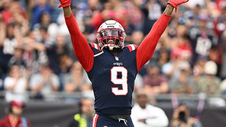 NFL: Indianapolis Colts at New England Patriots