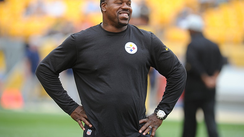 NFL: Tennessee Titans at Pittsburgh Steelers