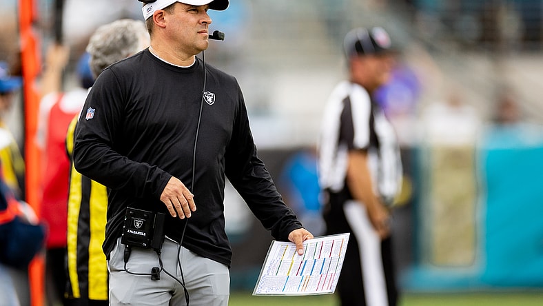 las vegas raiders head coach josh mcdaniels
