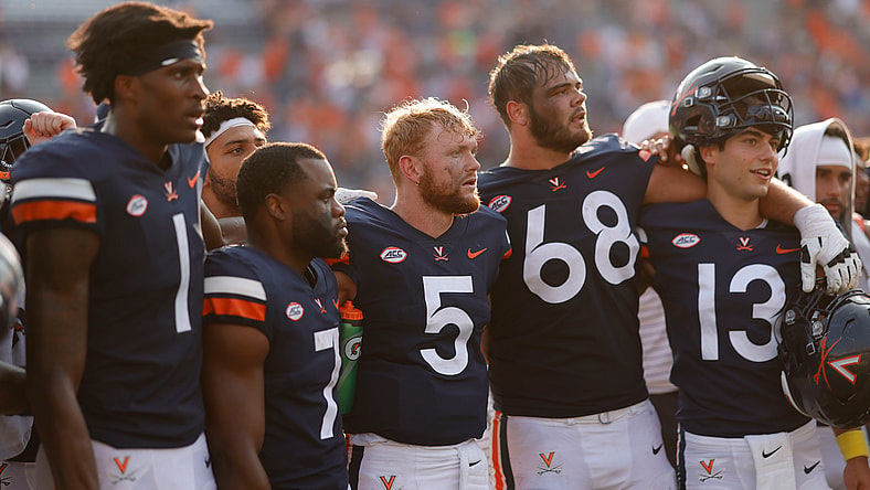 Virginia running back Mike Hollins
