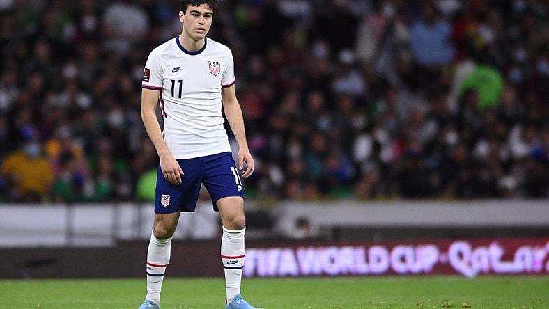 Mar 24, 2022; Mexico City, MEX; United States forward Gio Reyna (11) looks on during the second half against Mexico during a FIFA World Cup Qualifier soccer match at Estadio Azteca. Mandatory Credit: Orlando Ramirez-USA TODAY Sports