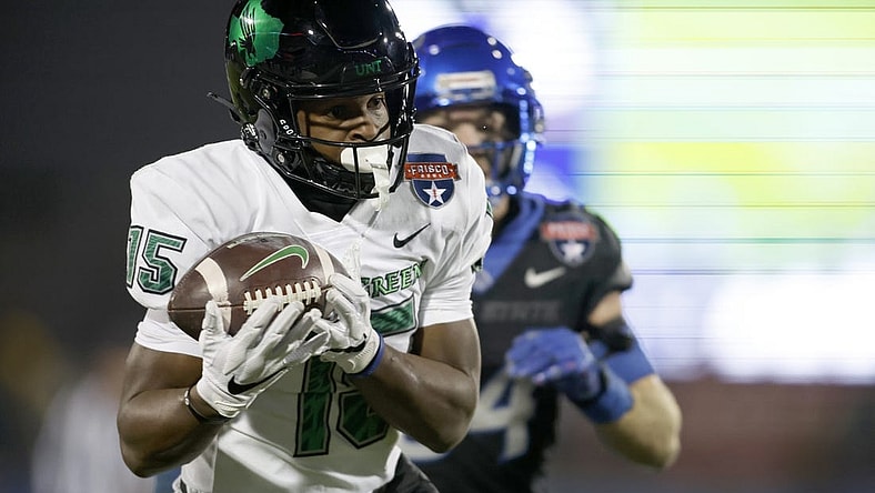 Dec 17, 2022; Frisco, Texas, USA; North Texas Mean Green wide receiver Jordan Smart (15) catches a pass against the Boise State Broncos in the first half at Toyota Stadium. Mandatory Credit: Tim Heitman-USA TODAY Sports