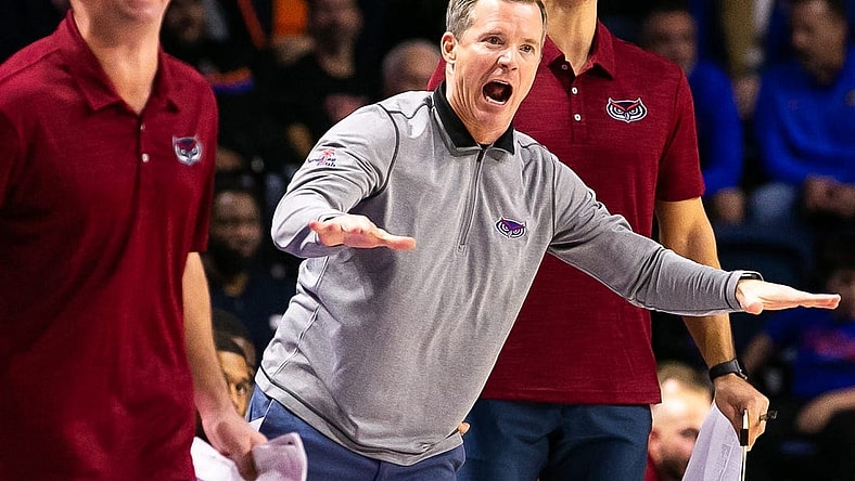 Florida Atlantic Owls head coach Dusty May coaches from the sideline in the second half. The Florida Gators men  s basketball team hosted the Florida Atlantic Owls at Billy Donovan Court at Exactech Arena in Gainesville, FL on Monday, November 14, 2022. Florida Atlantic defeated Florida 76-74.  [Doug Engle/Gainesville Sun]

Gai Ufbasketballfau