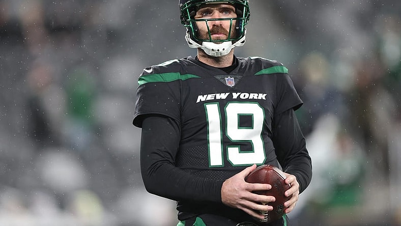 Dec 22, 2022; East Rutherford, New Jersey, USA; New York Jets quarterback Joe Flacco (19) warms up before the game against the Jacksonville Jaguars at MetLife Stadium. Mandatory Credit: Vincent Carchietta-USA TODAY Sports