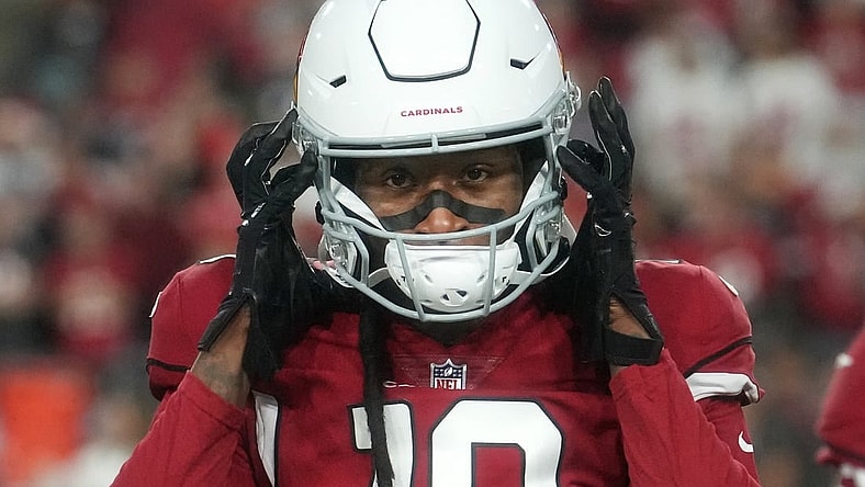 Dec 25, 2022; Glendale, Arizona, USA; Arizona Cardinals receiver DeAndre Hopkins (10) warms up before their game agaionst the Tampa Bay Buccaneers at State Farm Stadium. Mandatory Credit: Joe Rondone-USA TODAY Sports