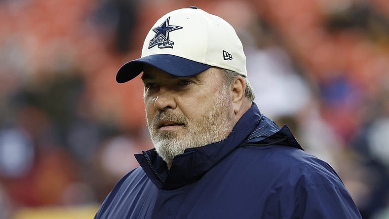 Jan 8, 2023; Landover, Maryland, USA; Dallas Cowboys head coach Mike McCarthy stands on the field during warmups prior to the Cowboys' game against the Washington Commanders at FedExField. Mandatory Credit: Geoff Burke-USA TODAY Sports