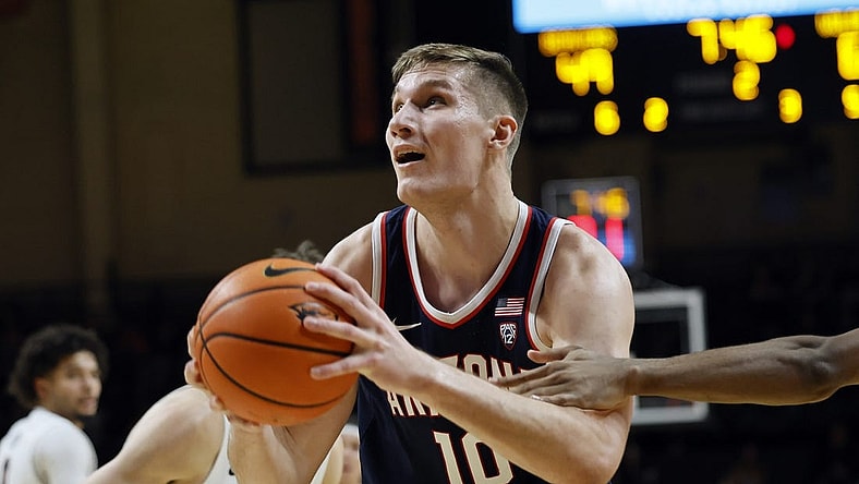 Jan 12, 2023; Corvallis, Oregon, USA; Arizona Wildcats forward Azuolas Tubelis (10) drives to the basket past Oregon State Beavers forward Glenn Taylor Jr. (35, not pictured) during the second half at Gill Coliseum. Mandatory Credit: Soobum Im-USA TODAY Sports