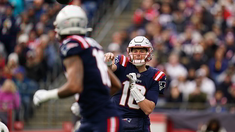 NFL: Miami Dolphins at New England Patriots