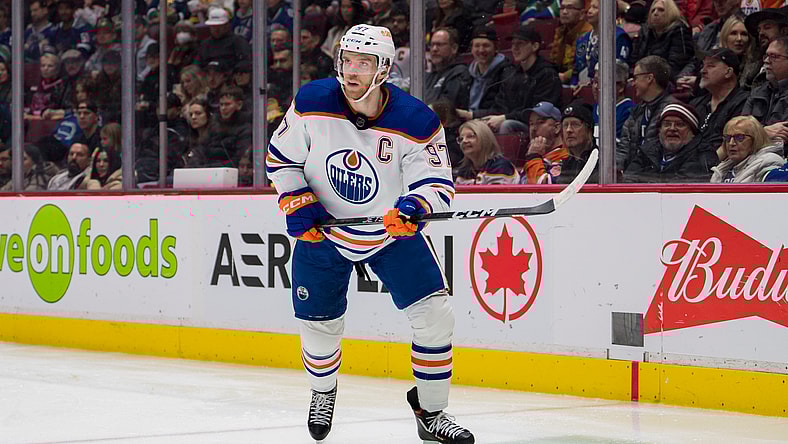 NHL: Edmonton Oilers at Vancouver Canucks