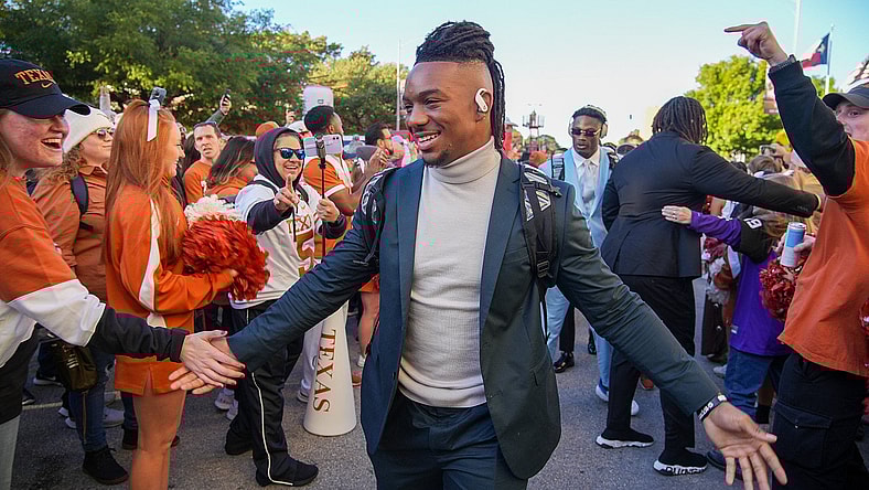 carolina panthers draft bijan robinson