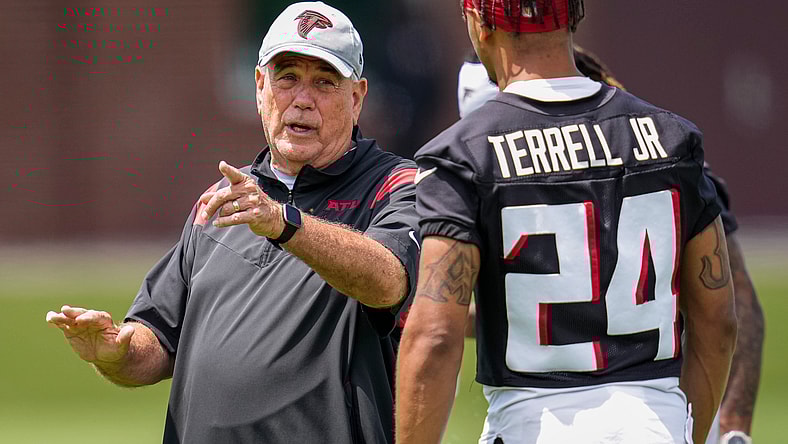 dean pees retires, atlanta falcons