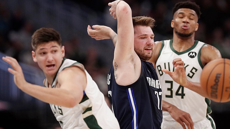 NBA: Dallas Mavericks at Milwaukee Bucks