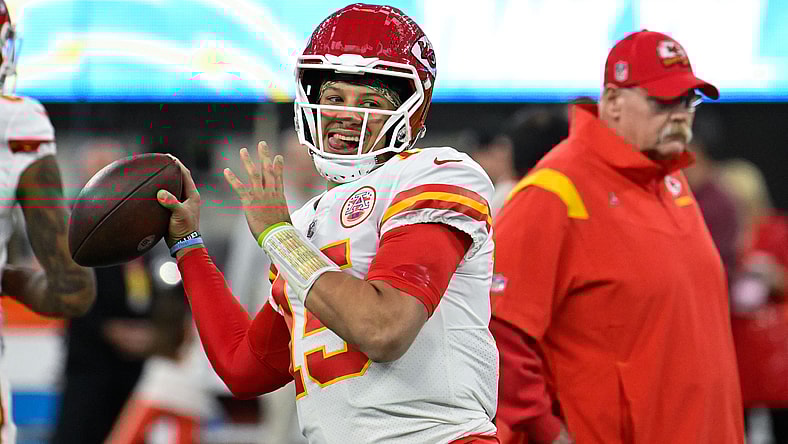 patrick mahomes vs trevor lawrence comparison