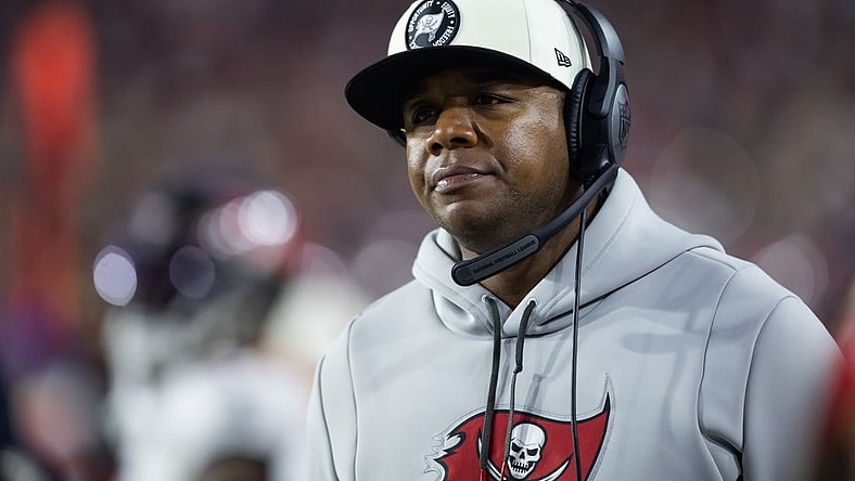 Dec 25, 2022; Glendale, Arizona, USA; Tampa Bay Buccaneers offensive coordinator Byron Leftwich against the Arizona Cardinals at State Farm Stadium. Mandatory Credit: Mark J. Rebilas-USA TODAY Sports