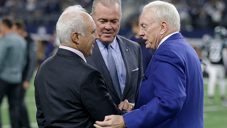 NFL: Philadelphia Eagles at Dallas Cowboys