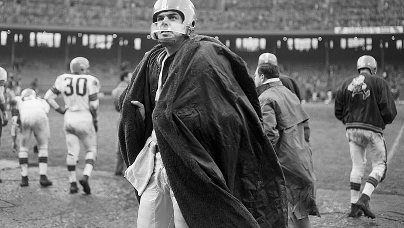 patrick mahomes vs otto graham