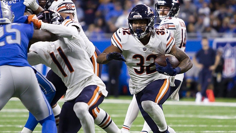 Nov 25, 2021; Detroit, Michigan, USA; Chicago Bears running back David Montgomery (32) runs the ball during the fourth quarter against the Detroit Lions at Ford Field. Mandatory Credit: Raj Mehta-USA TODAY Sports