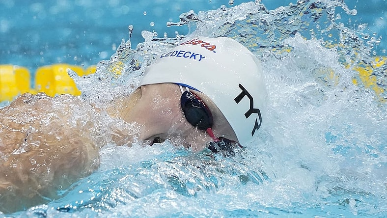 Nov 5, 2022; Indianapolis, Indiana, USA; Katie Ledecky (USA) competes in the 800 meter freestyle swim during the FINA Swimming World Cup finals at Indiana University Natatorium. Mandatory Credit: Grace Hollars/The Indianapolis Star via USA TODAY NETWORK