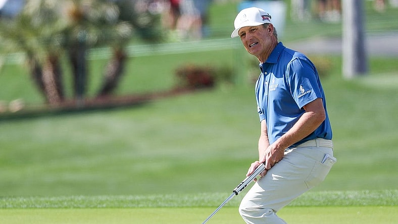 David Toms coaxes in a putt on the 18th hole to take the outright lead during the Galleri Classic at Mission Hills Country Club in Rancho Mirage, March 24, 2023.

Galleri Classic Friday 41