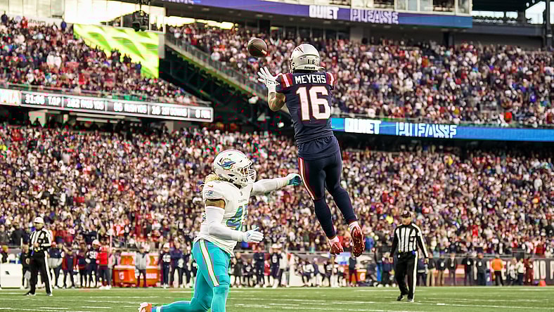NFL: Miami Dolphins at New England Patriots