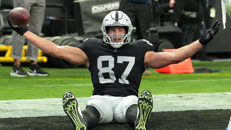 Las-Vegas-Raiders-Foster-Moreau