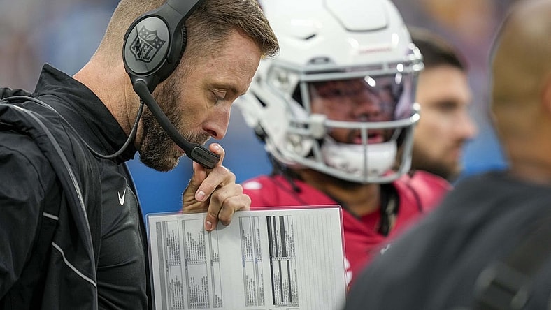 Oct 2, 2022; Charlotte, North Carolina, USA; Arizona Cardinals head coach Kliff Kingsbury talks with quarterback Kyler Murray (1) during the second half against the Carolina Panthers at Bank of America Stadium. Mandatory Credit: Jim Dedmon-USA TODAY Sports
