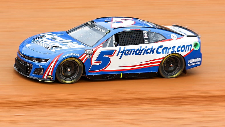 Apr 8, 2023; Bristol, Tennessee, USA; NASCAR Cup Series driver Kyle Larson (5) during the heat race qualifying at Bristol Motor Speedway Dirt Course. Mandatory Credit: Randy Sartin-USA TODAY Sports