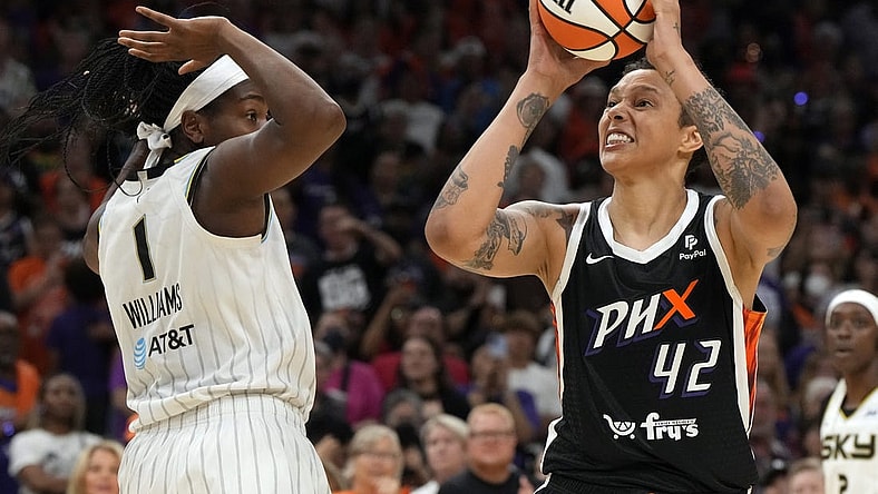 May 21, 2023; Phoenix, Arizona, USA; Phoenix Mercury center Brittney Griner (42) moves to the basket against Chicago Sky forward Elizabeth Williams (1) in the first half at Footprint Center. Mandatory Credit: Rick Scuteri-USA TODAY Sports