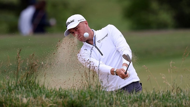 Jun 14, 2023; Los Angeles, California, USA; Justin Thomas hits a ball out from a bunker on the 16th hole during a practice round of the U.S. Open golf tournament at Los Angeles Country Club. Mandatory Credit: Kiyoshi Mio-USA TODAY Sports